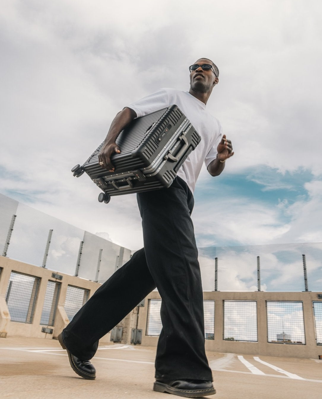 ELEVATE CABIN - BLACK