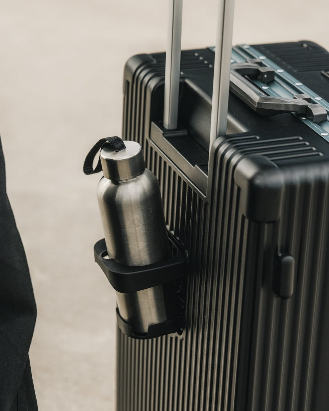 ELEVATE CHECK-IN - BLACK