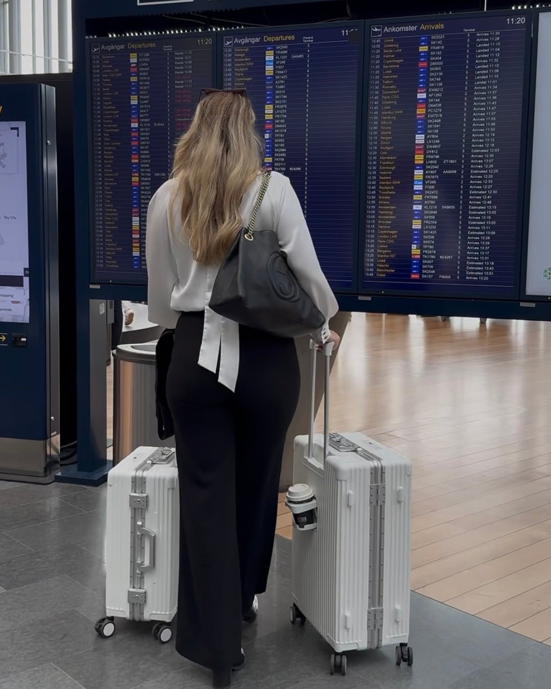 ELEVATE CHECK-IN - WHITE