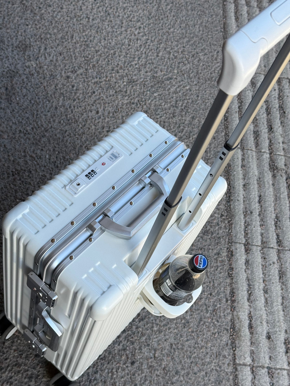 <h2>VAD TYCKER ANDRA OM VÅRA RESVÄSKOR?</h2>