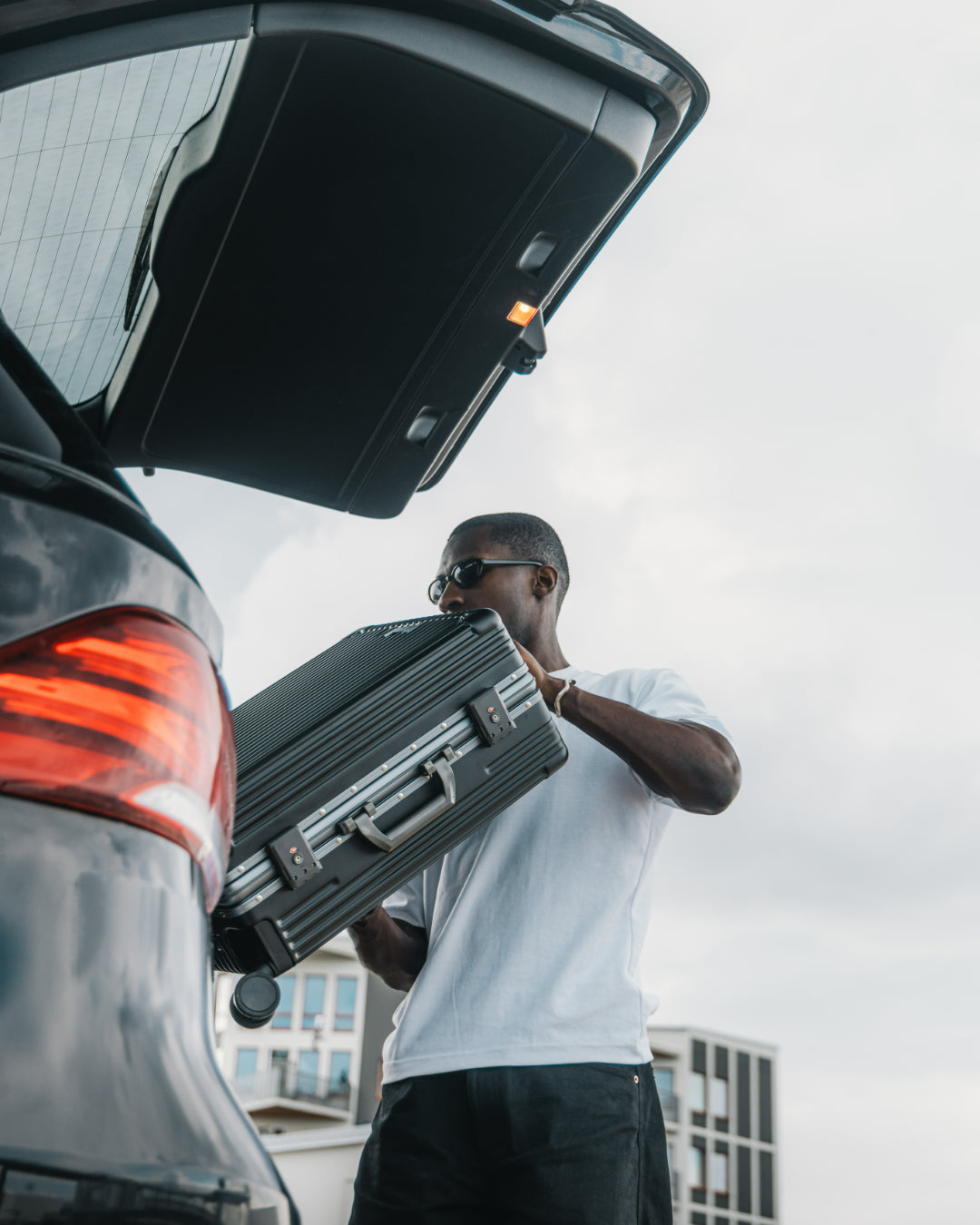 ELEVATE CABIN - BLACK