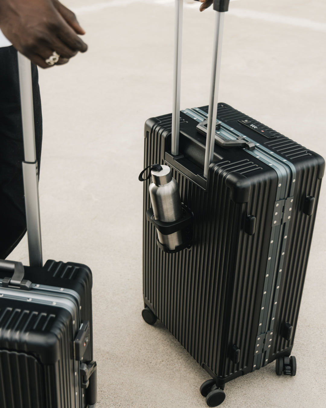 ELEVATE CHECK-IN - BLACK